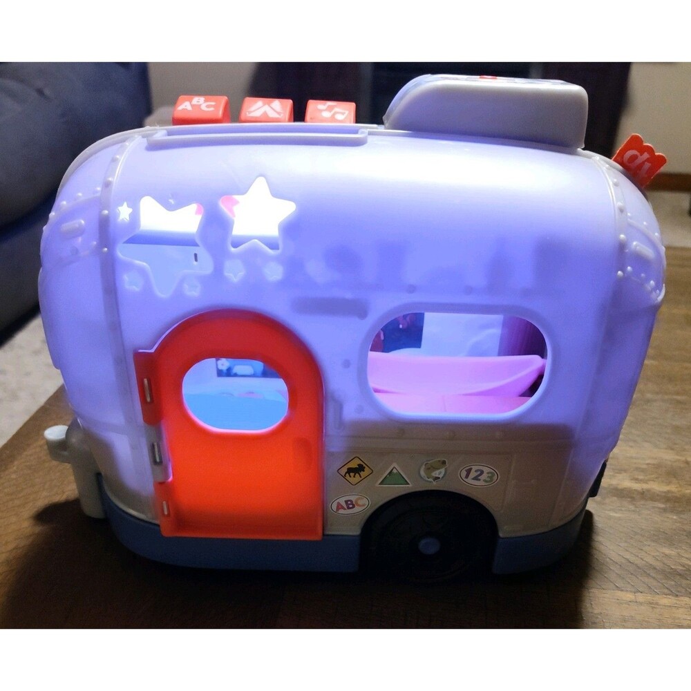 Mattel 2021 release, AIRSTREAM Style Toy Trailer, Lights Up, Plays Music Camper